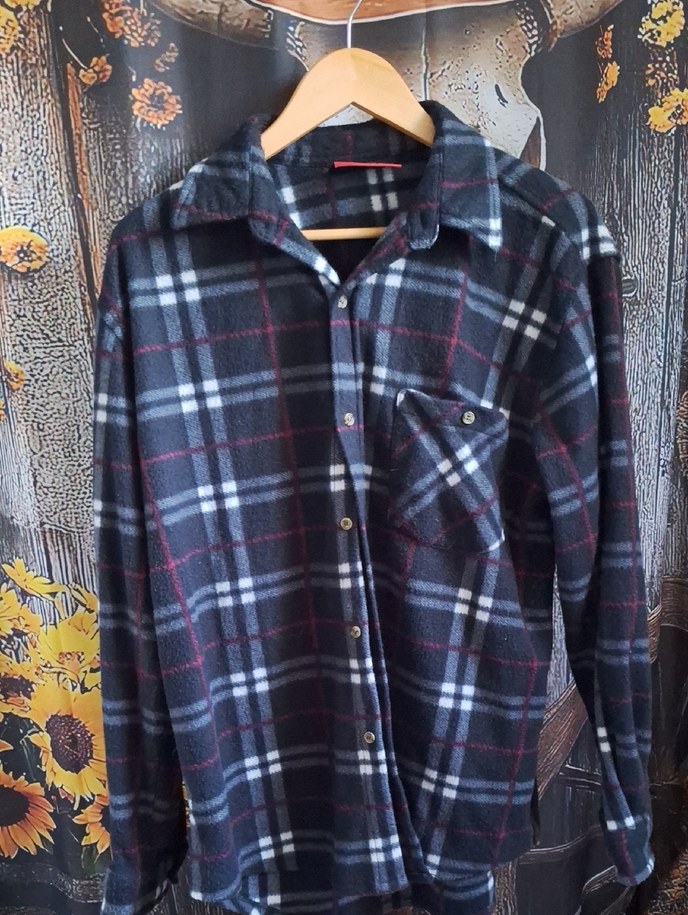 Men's Black Plaid Button-Up Shirt - Casual Flannel Style
